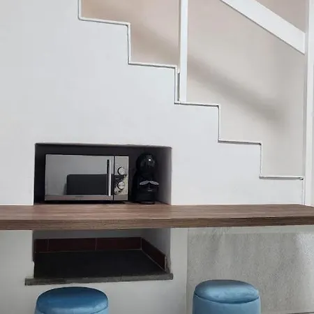 아파트 The White Colisseum